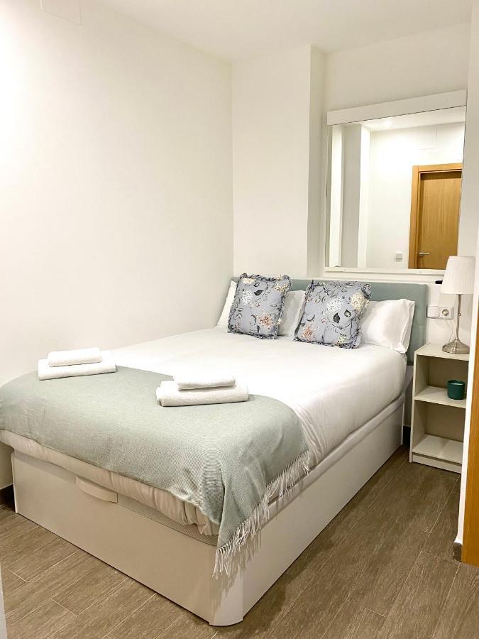 Apartamentos Fuencarral Madrid Exteriör bild