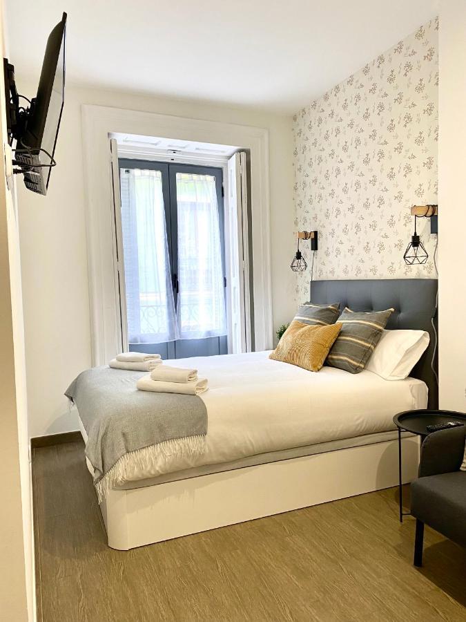 Apartamentos Fuencarral Madrid Exteriör bild