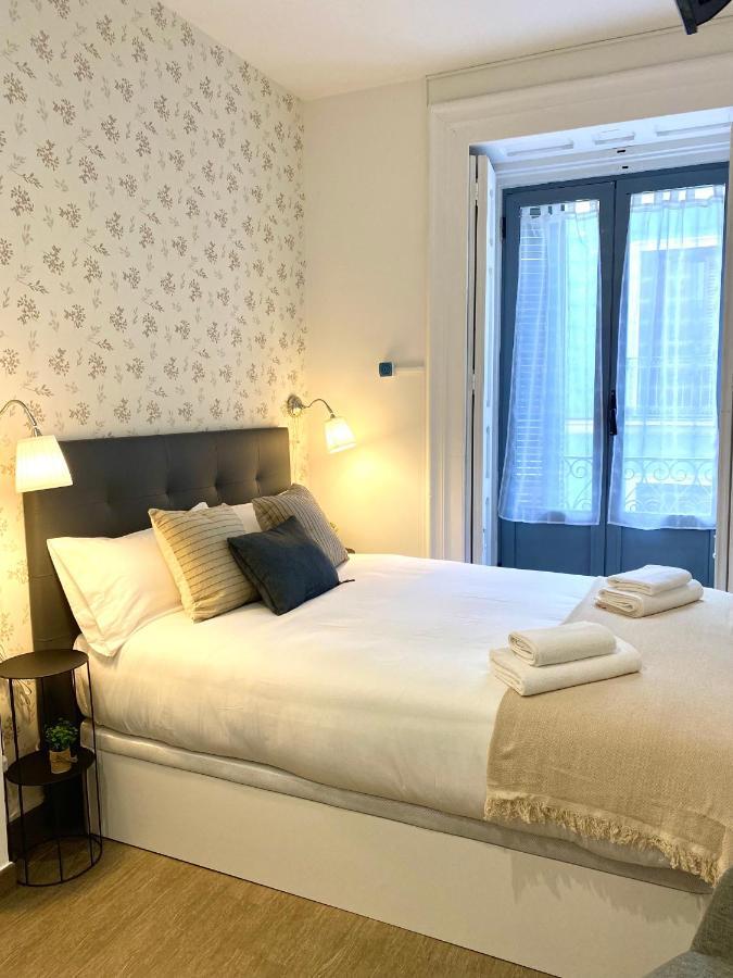 Apartamentos Fuencarral Madrid Exteriör bild